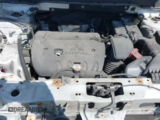 2018 Mitsubishi Outlander SE z VIN JA4AP3AW3JU011695, wystawiony jako IAAI lot #42144112 z przebiegiem 69 228 mil mil oraz . Historia ofert i sprzedaży dostępna na DreamBid. Obrazek 10.