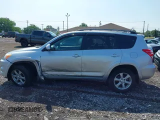 2012 Toyota RAV4 Limited z VIN 2T3DK4DV9CW068404, wystawiony jako IAAI lot #42612322 z przebiegiem 164 862 mil mil oraz . Historia ofert i sprzedaży dostępna na DreamBid. Obrazek 14.
