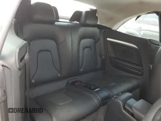 2014 Audi A5 Premium z VIN WAUCFAFH7EN009400, wystawiony jako Copart lot #58018325 z przebiegiem 65 010 mil mil oraz Szkoda całkowita • Salvage title. Historia ofert i sprzedaży dostępna na DreamBid. Obrazek 10.