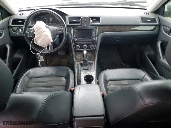 2015 Volkswagen Passat 2.0L TDI SEL Premium with VIN 1VWCV7A34FC067060, listed as a Copart auction lot 51324685 with 231,302 mi miles and Salvage Title. Bid and sale history available at carsss.com. Image 8.
