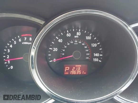 2013 Kia Sorento LX z VIN 5XYKT3A68DG386493, wystawiony jako IAAI lot #42102477 z przebiegiem 196 351 mil mil oraz . Historia ofert i sprzedaży dostępna na DreamBid. Obrazek 7.