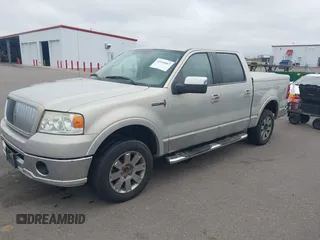 2006 Lincoln Mark LT with VIN 5LTPW185X6FJ17249, listed as a IAAI auction lot 42146867 with 1 mi miles. Bid and sale history available at carsss.com. Image 2.