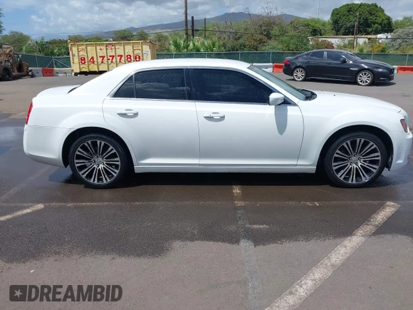 2012 Chrysler 300 S z VIN 2C3CCABG5CH115766, wystawiony jako IAAI lot #41893708 z przebiegiem 129 260 mil mil oraz . Historia ofert i sprzedaży dostępna na DreamBid. Obrazek 13.