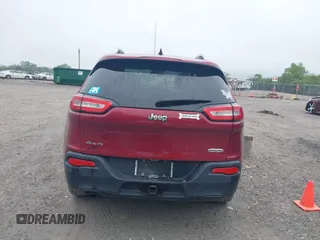 2016 Jeep Cherokee Latitude z VIN 1C4PJMCB4GW206011, wystawiony jako IAAI lot #42354190 z przebiegiem 123 474 mil mil oraz . Historia ofert i sprzedaży dostępna na DreamBid. Obrazek 17.