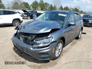 2019 Volkswagen Tiguan S z VIN 3VV1B7AX5KM163781, wystawiony jako Copart lot #53992325 z przebiegiem 81 585 mil mil oraz Szkoda całkowita • Salvage title. Historia ofert i sprzedaży dostępna na DreamBid. Obrazek 1.