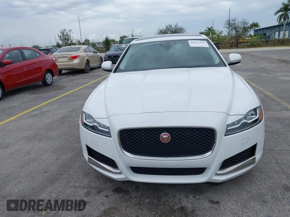 2017 Jaguar XF 35t Prestige with VIN SAJBE4BV2HCY48435, listed as a IAAI auction lot 41652369 with 63,424 mi miles. Bid and sale history available at carsss.com. Image 12.