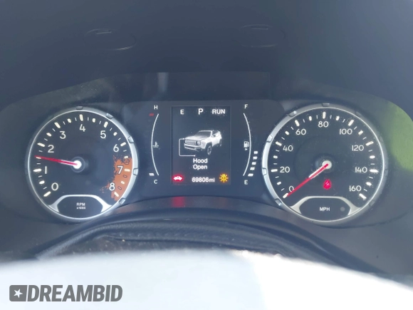 2017 Jeep Renegade Latitude with VIN ZACCJBBB1HPG02268, listed as a IAAI auction lot 41971890 with 69,806 mi miles. Bid and sale history available at carsss.com. Image 7.