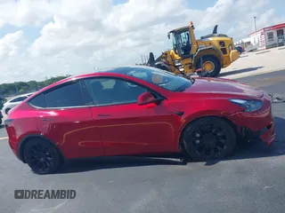 2024 Tesla Model Y с VIN 7SAYGDED8RF019494, выставлен на аукционе IAAI как лот 42336856 с пробегом 3 551 миль миль и . История ставок и продаж доступна на DreamBid. Изображение 13.