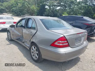2007 Mercedes-Benz C 280 Luxury с VIN WDBRF92H77F907086, выставлен на аукционе IAAI как лот 42615911 с пробегом 215 496 миль миль и . История ставок и продаж доступна на DreamBid. Изображение 3.
