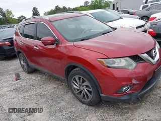 2015 Nissan Rogue SL with VIN 5N1AT2MTXFC802831, listed as a IAAI auction lot 42003674 with 207,738 mi miles. Bid and sale history available at carsss.com. Image 1.
