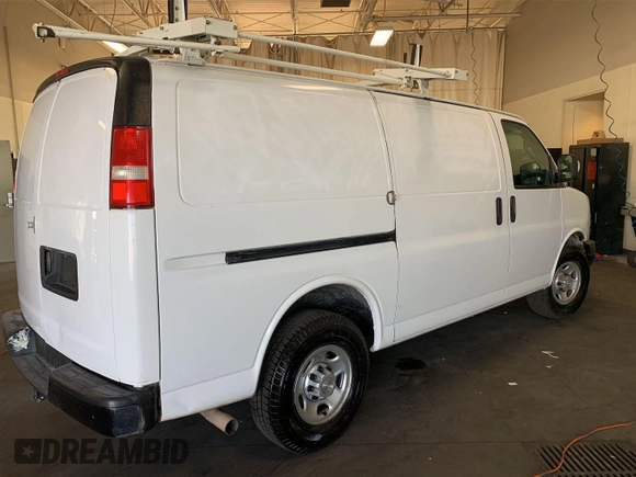 2019 Chevrolet Express Cargo с VIN 1GCWGAFP1K1145142, выставлен на аукционе IAAI как лот 42613499 с пробегом 135 530 миль миль и . История ставок и продаж доступна на DreamBid. Изображение 9.