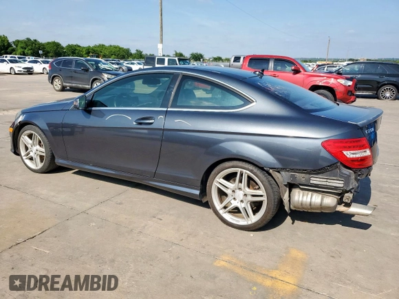 2013 Mercedes-Benz C 250 z VIN WDDGJ4HBXDG065935, wystawiony jako Copart lot #59411585 z przebiegiem 126 866 mil mil oraz Szkoda całkowita • Salvage title. Historia ofert i sprzedaży dostępna na DreamBid. Obrazek 2.