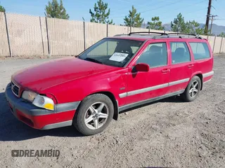 1998 Volvo V70 XC Cross Country z VIN YV1LZ5640W2526081, wystawiony jako IAAI lot #42617557 z przebiegiem Nie podano mil oraz . Historia ofert i sprzedaży dostępna na DreamBid. Obrazek 2.