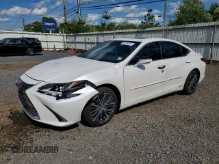 2022 Lexus ES 300h z VIN 58ADA1C11NU015278, wystawiony jako Copart lot #58109634 z przebiegiem 35 924 mil mil oraz Szkoda całkowita • Salvage title. Historia ofert i sprzedaży dostępna na DreamBid. Obrazek 1.