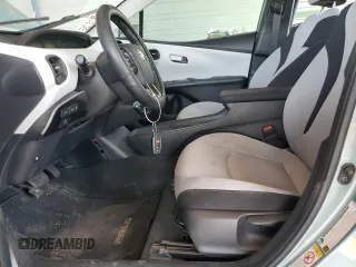 2020 Toyota Prius L Eco with VIN JTDKARFU0L3107685, listed as a Copart auction lot 63806495 with 32,900 mi miles and Salvage title. Bid and sale history available at DreamBid. Image 7.