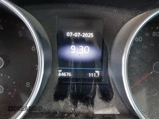 2018 Volkswagen Tiguan SEL with VIN 3VV3B7AXXJM213579, listed as a IAAI auction lot 42664339 with 84,676 mi miles and . Bid and sale history available at DreamBid. Image 7.