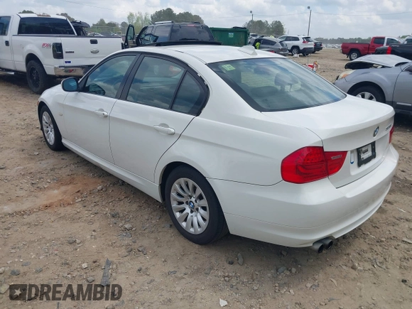 2009 BMW 3 Series 328i with VIN WBAPH77559NL83531, listed as a IAAI auction lot 41968727 with 159,755 mi miles. Bid and sale history available at carsss.com. Image 3.