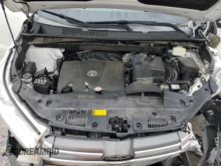 2018 Toyota Highlander SE z VIN 5TDKZRFH1JS543131, wystawiony jako Copart lot #59556625 z przebiegiem Nie podano mil oraz Szkoda całkowita • Salvage title. Historia ofert i sprzedaży dostępna na DreamBid. Obrazek 12.