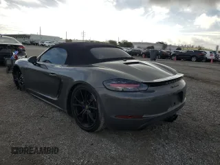 2017 Porsche 718 Boxster z VIN WP0CA2A8XHS221955, wystawiony jako Copart lot #39600404 z przebiegiem 52 979 mil mil oraz . Historia ofert i sprzedaży dostępna na DreamBid. Obrazek 2.