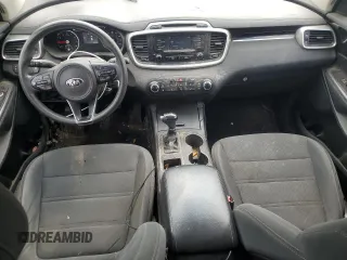 2017 Kia Sorento LX z VIN 5XYPG4A33HG329565, wystawiony jako Copart lot #56871105 z przebiegiem 92 652 mil mil oraz Szkoda całkowita • Salvage title. Historia ofert i sprzedaży dostępna na DreamBid. Obrazek 8.