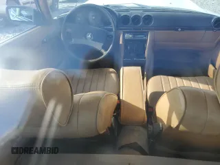 1980 Mercedes-Benz SL with VIN 10704412065197, listed as a Copart auction lot 61442025 with Not provided miles and Clean title. Bid and sale history available at DreamBid. Image 8.
