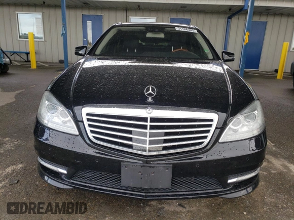 2011 Mercedes-Benz S 550 with VIN WDDNG7BB3BA405605, listed as a Copart auction lot 51168365 with 109,428 mi miles and Salvage Title. Bid and sale history available at DreamBid. Image 5.