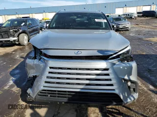 2024 Lexus TX 350 z VIN 5TDAAAB66RS012110, wystawiony jako Copart lot #43946225 z przebiegiem 10 212 mil mil oraz Szkoda całkowita • Salvage title. Historia ofert i sprzedaży dostępna na DreamBid. Obrazek 5.
