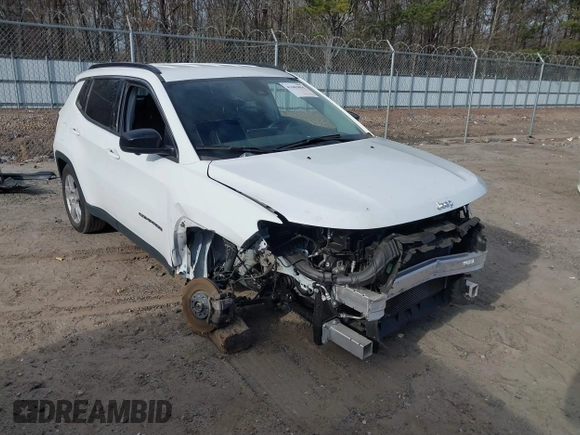 2022 Jeep Compass Latitude with VIN 3C4NJCBB7NT214335, listed as a IAAI auction lot 41683856 with 41,871 mi miles and . Bid and sale history available at carsss.com. Image 6.