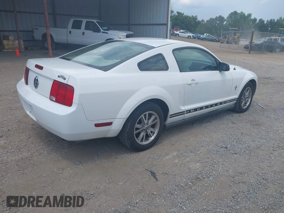 2005 Ford Mustang Deluxe с VIN 1ZVFT80N455143715, выставлен на аукционе IAAI как лот 42439492 с пробегом 131 102 миль миль и . История ставок и продаж доступна на DreamBid. Изображение 4.