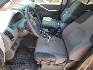 2005 Nissan Xterra S z VIN 5N1AN08W75C642635, wystawiony jako Copart lot #60155105 z przebiegiem 285 853 mil mil oraz Czysty tytuł • Clean title. Historia ofert i sprzedaży dostępna na DreamBid. Obrazek 7.