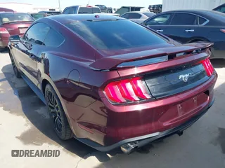 2018 Ford Mustang EcoBoost z VIN 1FA6P8TH3J5132136, wystawiony jako IAAI lot #41741496 z przebiegiem 62 526 mil mil oraz . Historia ofert i sprzedaży dostępna na DreamBid. Obrazek 3.