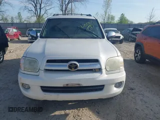 2007 Toyota Sequoia Limited with VIN 5TDBT48A87S286840, listed as a IAAI auction lot 42100819 with 304,590 mi miles and . Bid and sale history available at DreamBid. Image 12.