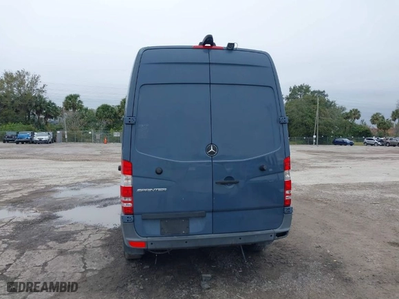 2018 Mercedes-Benz Sprinter Cargo Van Worker with VIN WD3PE7CD4JP632767, listed as a IAAI auction lot 41380582 with 102,904 mi miles. Bid and sale history available at carsss.com. Image 16.