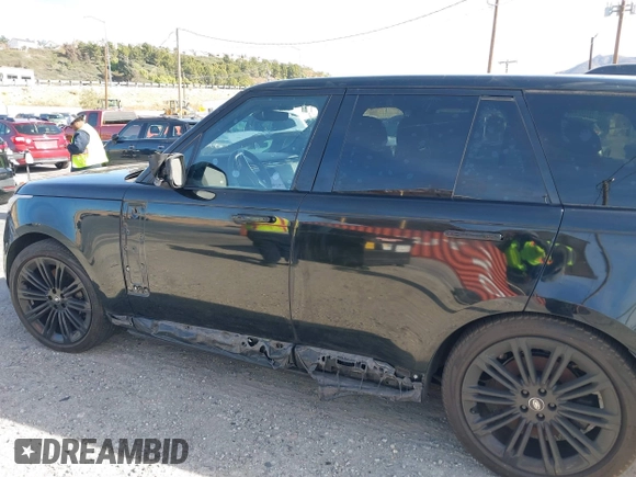 2023 Land Rover Range Rover SE z VIN SALKP9E71PA059957, wystawiony jako IAAI lot #41337686 z przebiegiem Nie podano mil oraz . Historia ofert i sprzedaży dostępna na DreamBid. Obrazek 6.