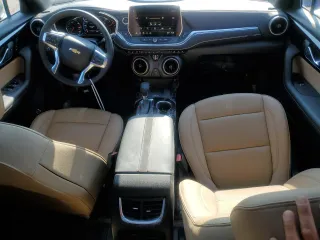 2024 Chevrolet Blazer Premier z VIN 3GNKBLRSXRS139400, wystawiony jako Copart lot #68527084 z przebiegiem 18 804 mil mil oraz Szkoda całkowita • Salvage title. Historia ofert i sprzedaży dostępna na DreamBid. Obrazek 8.