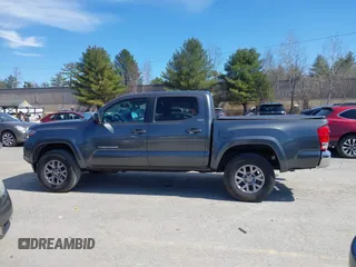 2017 Toyota Tacoma SR5 with VIN 3TMCZ5AN8HM104867, listed as a IAAI auction lot 41931133 with 76,051 mi miles. Bid and sale history available at carsss.com. Image 14.