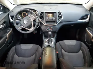 2017 Jeep Cherokee Sport z VIN 1C4PJLASXHW577141, wystawiony jako Copart lot #42171405 z przebiegiem 150 144 mil mil oraz Czysty tytuł • Clean title. Historia ofert i sprzedaży dostępna na DreamBid. Obrazek 8.