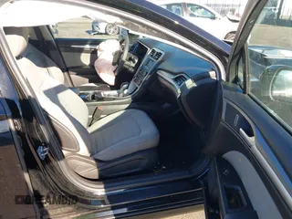 2016 Ford Fusion S with VIN 3FA6P0G70GR375847, listed as a IAAI auction lot 41818306 with 74,565 mi miles. Bid and sale history available at carsss.com. Image 5.
