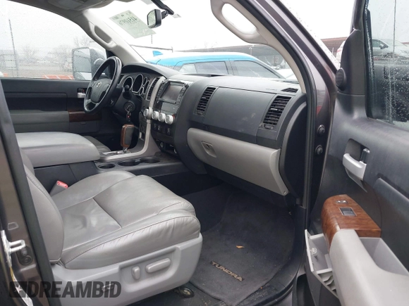 2012 Toyota Tundra 4WD Truck LTD with VIN 5TFHW5F17CX211075, listed as a IAAI auction lot 41510976 with 204,930 mi miles. Bid and sale history available at carsss.com. Image 5.