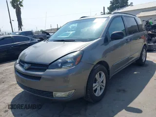2005 Toyota Sienna CE with VIN 5TDZA23C75S342958, listed as a IAAI auction lot 42120039 with 211,029 mi miles. Bid and sale history available at carsss.com. Image 2.