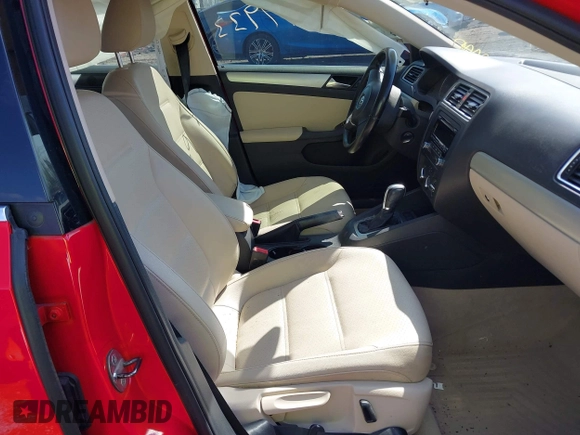 2013 Volkswagen Jetta SE z VIN 3VWDP7AJ2DM396638, wystawiony jako IAAI lot #41917933 z przebiegiem 156 882 mil mil oraz . Historia ofert i sprzedaży dostępna na DreamBid. Obrazek 5.