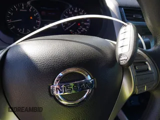 2014 Nissan Altima 2.5 S with VIN 1N4AL3AP3EN390472, listed as a IAAI auction lot 41666494 with 82,619 mi miles. Bid and sale history available at carsss.com. Image 11.