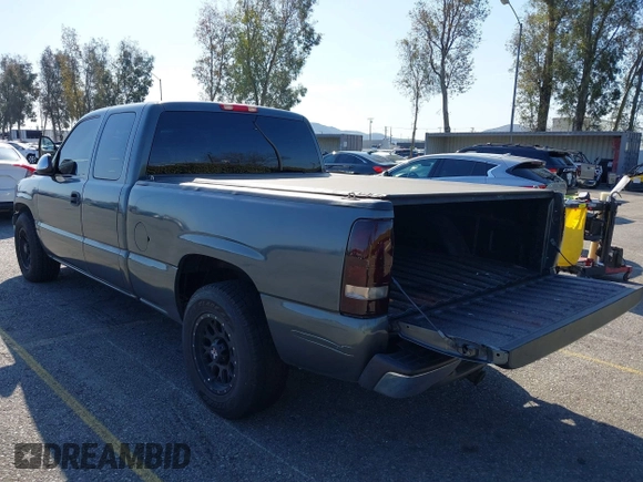 2002 Chevrolet Silverado 1500 LT with VIN 2GCEC19TX21103255, listed as a IAAI auction lot 41827408 with 153,387 mi miles and . Bid and sale history available at DreamBid. Image 3.