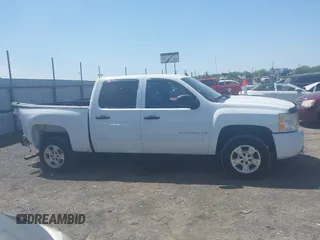 2009 Chevrolet Silverado 1500 LT with VIN 3GCEC23039G118833, listed as a IAAI auction lot 42018681 with 212,044 mi miles. Bid and sale history available at carsss.com. Image 13.