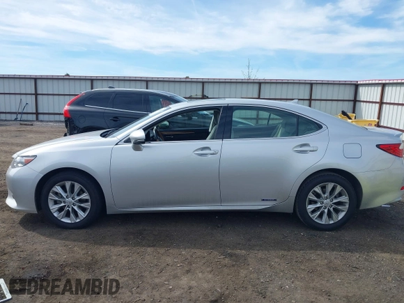 2013 Lexus ES 300h with VIN JTHBW1GG5D2012539, listed as a IAAI auction lot 41893892 with 47,999 mi miles and . Bid and sale history available at DreamBid. Image 14.