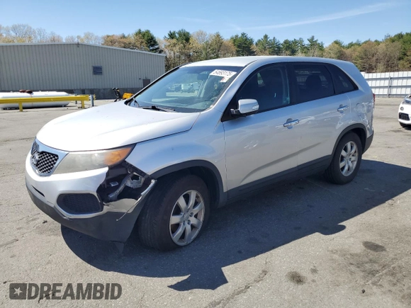 2012 Kia Sorento LX z VIN 5XYKT3A13CG229246, wystawiony jako Copart lot #54693175 z przebiegiem 161 718 mil mil oraz Czysty tytuł • Clean title. Historia ofert i sprzedaży dostępna na DreamBid. Obrazek 1.