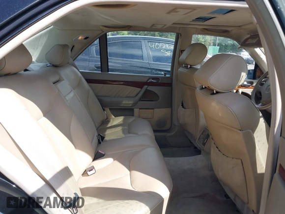 1998 Mercedes-Benz S-Class with VIN WDBGA33G4WA391919, listed as a IAAI auction lot 40139391 with 99,744 mi miles. Bid and sale history available at carsss.com. Image 8.