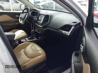 2017 Jeep Cherokee Limited z VIN 1C4PJMDS1HW564702, wystawiony jako IAAI lot #42465423 z przebiegiem 73 606 mil mil oraz . Historia ofert i sprzedaży dostępna na DreamBid. Obrazek 5.