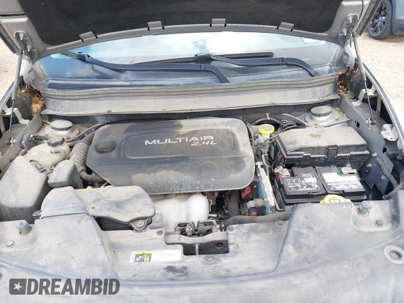 2018 Jeep Cherokee Latitude Tech Connect z VIN 1C4PJLCB5JD568524, wystawiony jako IAAI lot #42542664 z przebiegiem 82 370 mil mil oraz . Historia ofert i sprzedaży dostępna na DreamBid. Obrazek 10.