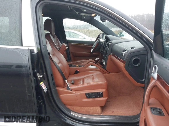 2008 Porsche Cayenne Turbo with VIN WP1AC29P28LA97203, listed as a IAAI auction lot 41541313 with 192,281 mi miles. Bid and sale history available at carsss.com. Image 5.